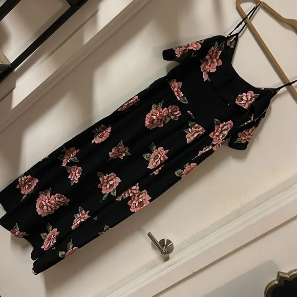 Beautiful maxi dress with roses - Picture 7 of 7